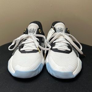 Adidas D.O.N Issue 1 basketball sneakers